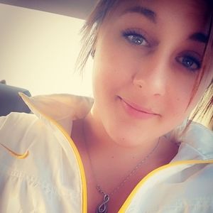 Meet your Posher, Cassandra